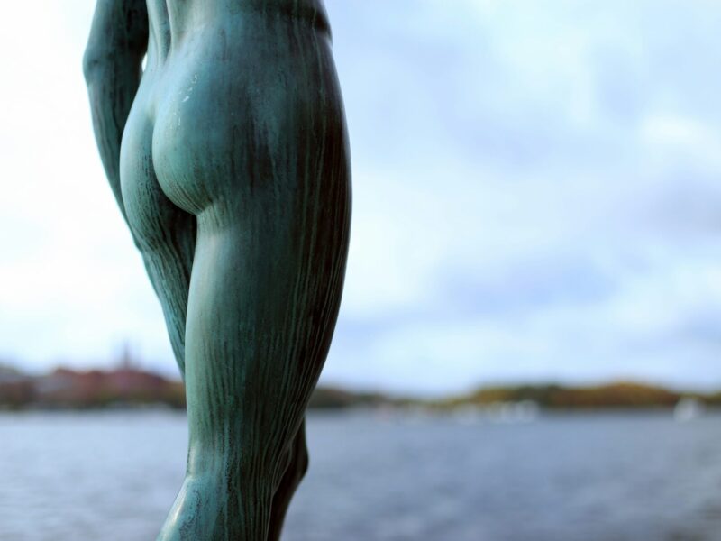 “お尻が縦に長くなる”理由とは？腹筋とお尻の関係から整える改善法